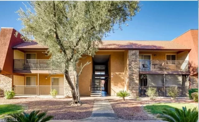 MLS: 2261464 Condo For Sale