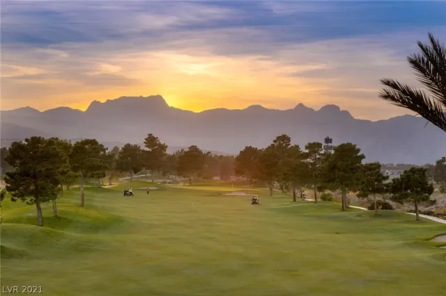 MLS: 2261469 Condo For Sale