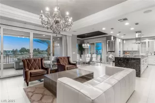 Photo #4: 2261469 Listing