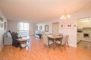 Photo #3: 2261487 Listing