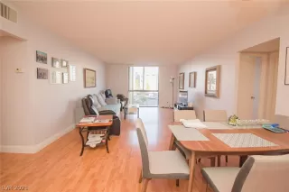 Photo #4: 2261487 Listing