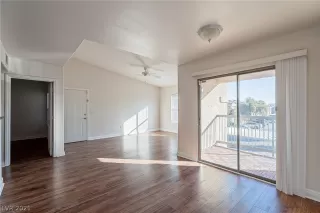 Photo #5: 2261494 Listing