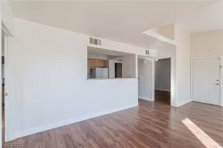 Photo #6: 2261494 Listing