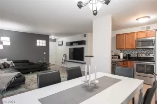 Photo #5: 2261517 Listing