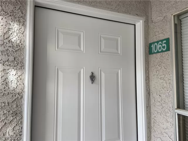 MLS: 2261531 Condo For Sale