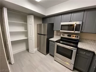 Photo #4: 2261531 Listing 