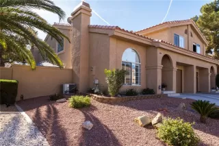 Photo #1: 2261553 Listing