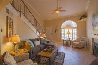 Photo #5: 2261553 Listing