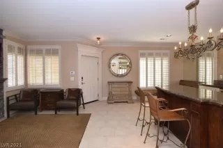 Photo #2: 2261599 Listing