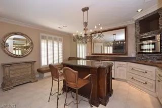 Photo #6: 2261599 Listing