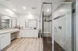 Photo #5: 2261640 Listing