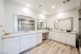 Photo #6: 2261640 Listing