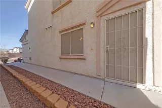 Photo #1: 2261685 Listing 