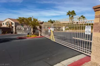 Photo #3: 2261699 Listing