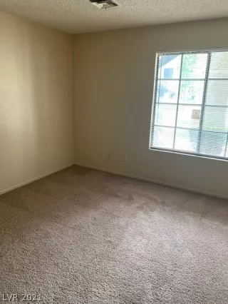 Photo #4: 2261702 Listing 