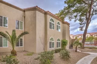 Photo #2: 2261706 Listing