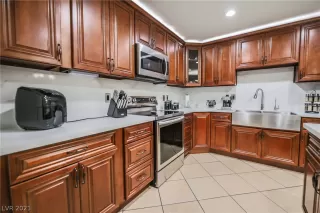 Photo #4: 2261722 Listing