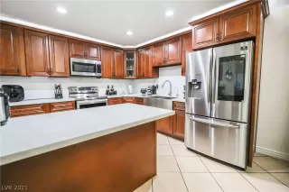 Photo #5: 2261722 Listing