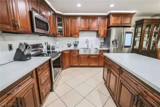 Photo #6: 2261722 Listing