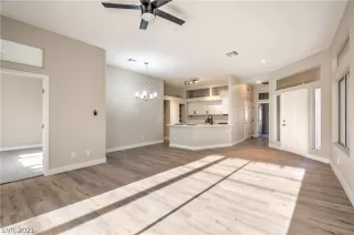 Photo #5: 2261731 Listing