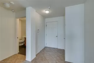 Photo #5: 2261742 Listing 