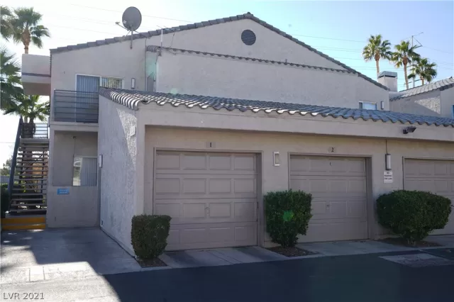 MLS: 2261770 Condo For Sale