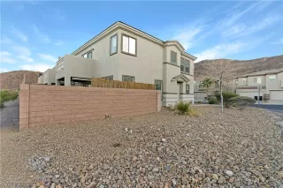 Photo #2: 2261802 Listing