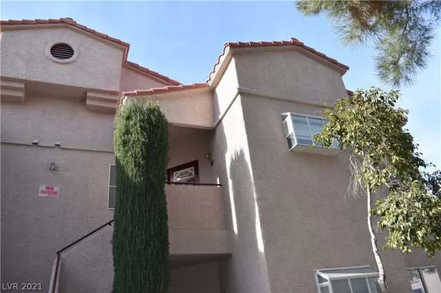 MLS: 2261814 Condo For Sale