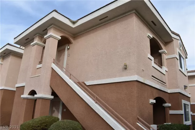 MLS: 2261836 Condo For Sale