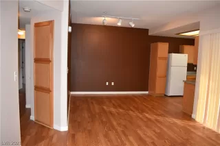 Photo #2: 2261836 Listing 