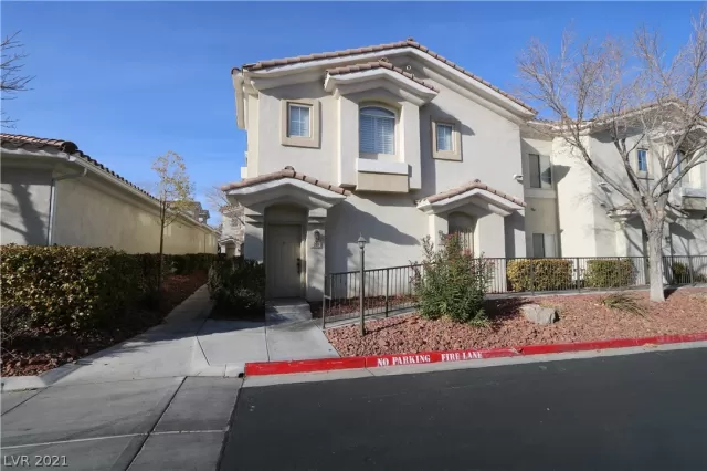 MLS: 2261856 Condo For Sale