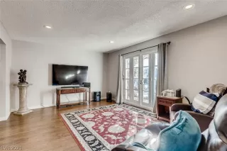 Photo #3: 2261872 Listing 