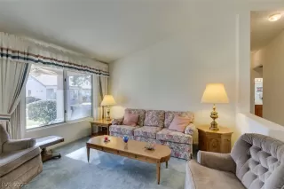 Photo #2: 2261880 Listing