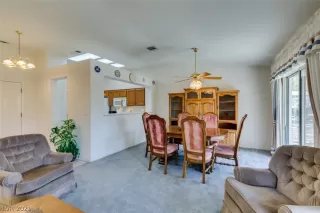 Photo #4: 2261880 Listing