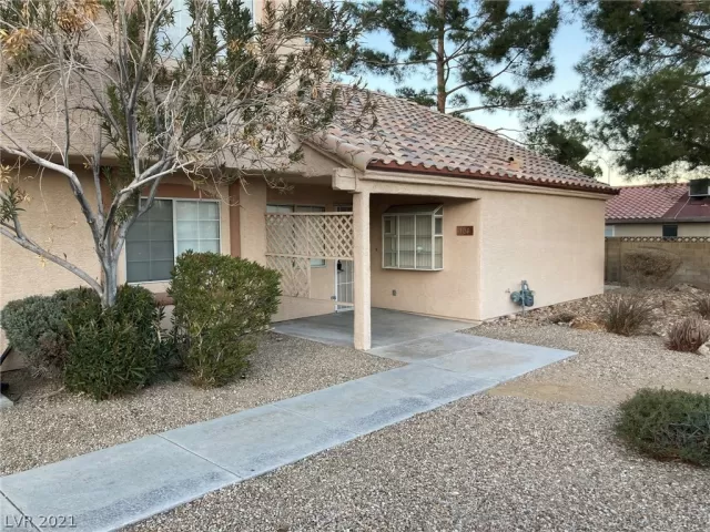 MLS: 2261882 Condo For Sale