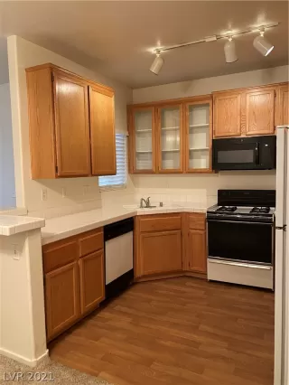 Photo #4: 2261888 Listing 