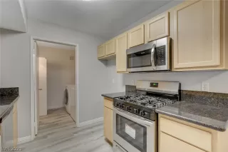 Photo #2: 2261895 Listing 