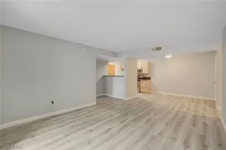 Photo #6: 2261895 Listing 