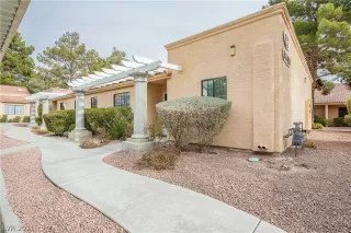 Photo #2: 2261930 Listing