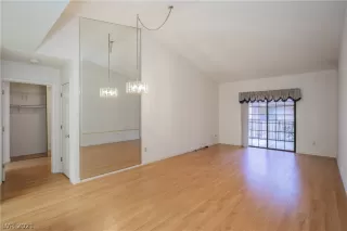 Photo #6: 2261930 Listing