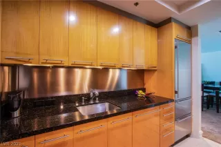 Photo #5: 2261936 Listing
