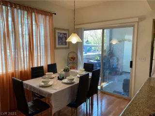 Photo #4: 2261955 Listing