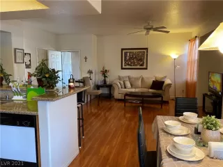 Photo #6: 2261955 Listing