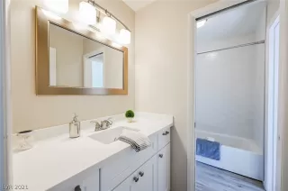 Photo #2: 2262011 Listing 