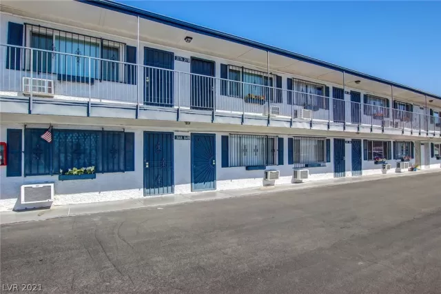 MLS: 2262035 Condo For Sale