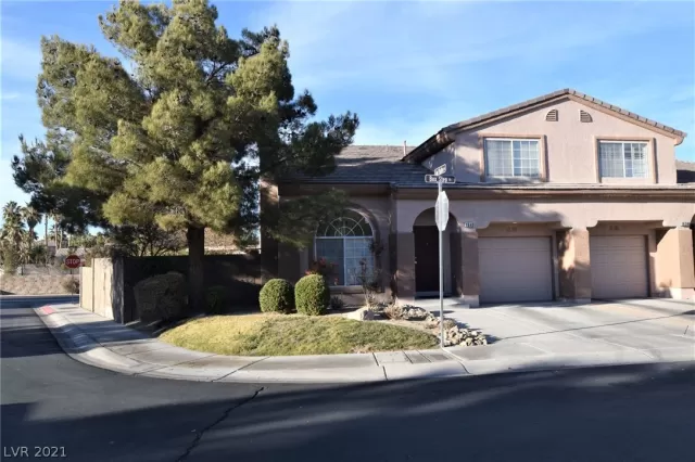 MLS: 2262036 Condo For Sale