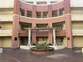 Photo #1: 2262037 Listing