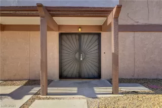 Photo #4: 2262038 Listing