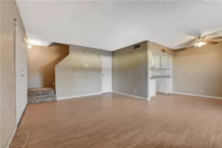 Photo #6: 2262038 Listing