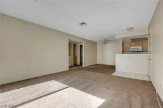 Photo #4: 2262098 Listing